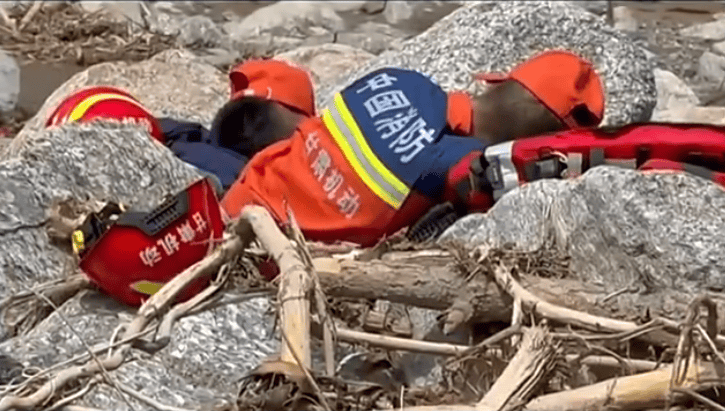 皇冠登一登二登三区别_纪念中国人民抗日战争暨世界反法西斯战争胜利80周年大会第一次综合演练圆满结束【三分钟新闻早知道】