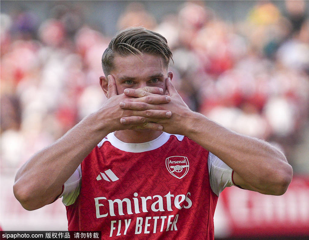 皇冠信用网最新地址_观战台:利物浦打响英超揭幕战 曼联枪手锋线天团火拼