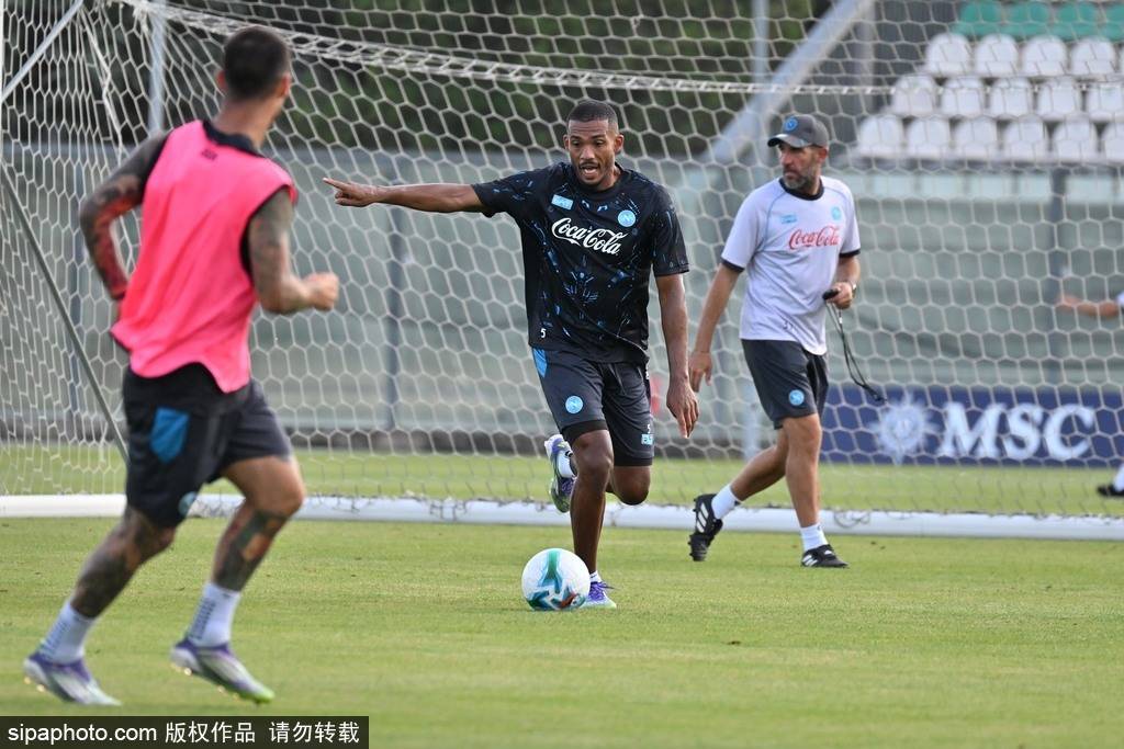 纳尔瓦vs卡勒威
_基耶利尼:布雷默状态回暖
纳尔瓦vs卡勒威
,穆阿尼加盟尤文的可能性探讨