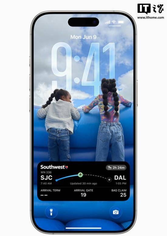 广岛东洋鲤鱼队vs横滨湾星队_苹果 iOS 26 正式版推送:全新液态玻璃设计、AI 功能改进