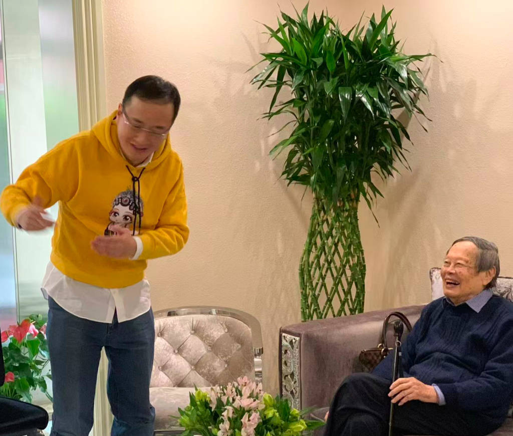 信用网皇冠申请注册
_独家|友人追忆杨振宁:信用网皇冠申请注册
他没能二度获诺奖是一个遗憾