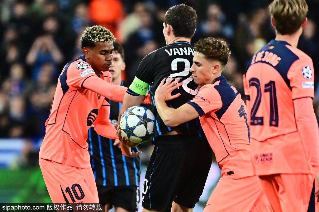 皇冠信用网怎么租
_观战台:热刺战曼联+曼城火拼利物浦 拜仁冲击17连胜