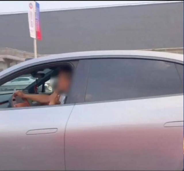 皇冠信用代理出租
_北京交警:群众通过“随手拍”举报的分心驾驶等违法行为皇冠信用代理出租
,已查处