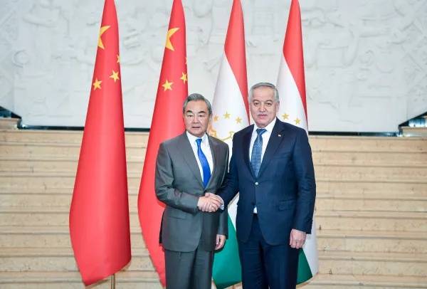 皇冠信用網注册开户
_王毅：日本现职领导人讲了不该讲的话皇冠信用網注册开户
，越了不应碰的红线，中方必须予以坚决回击