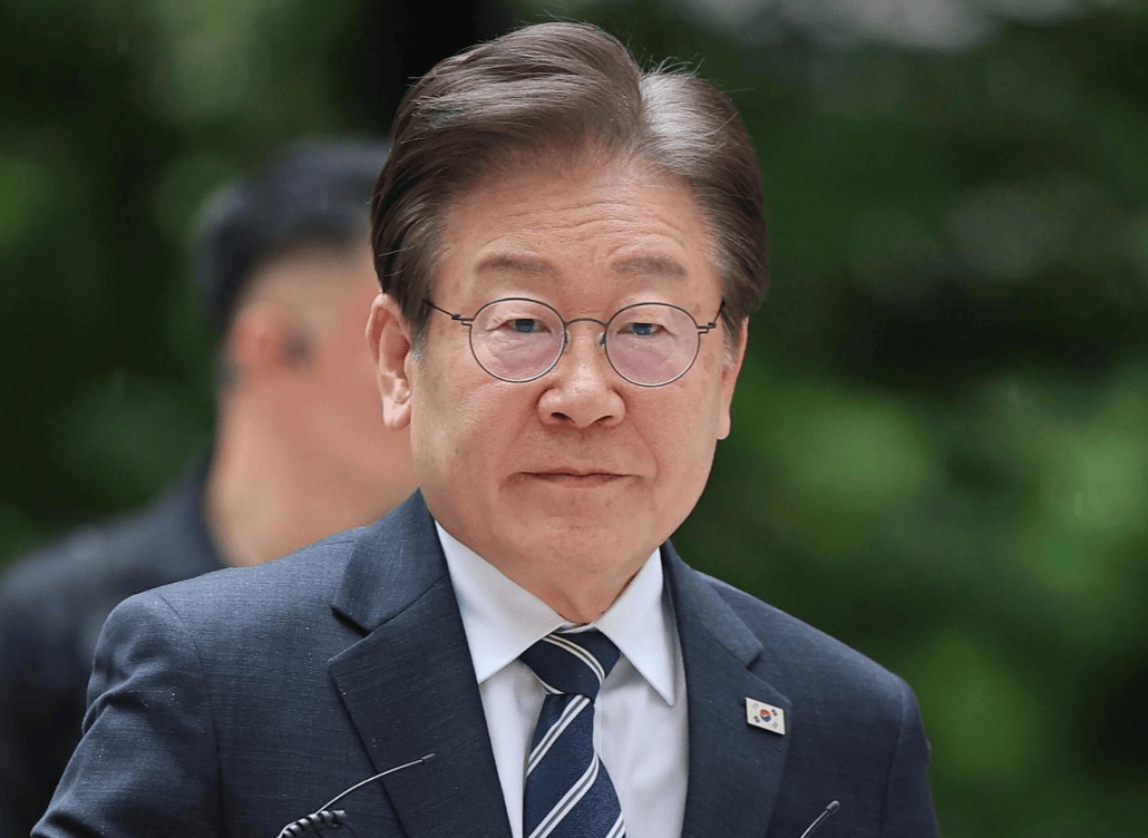 皇冠信用网开户
_高市早苗改口皇冠信用网开户
，是因为拿到中方口信？李在明表态，美韩专机将抵华