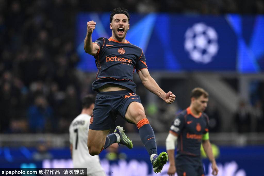 巴塞罗那足球_国米2-0比萨复盘：劳塔罗梅开二度巴塞罗那足球，泽林斯基与迪乌夫的中场表现令人振奋