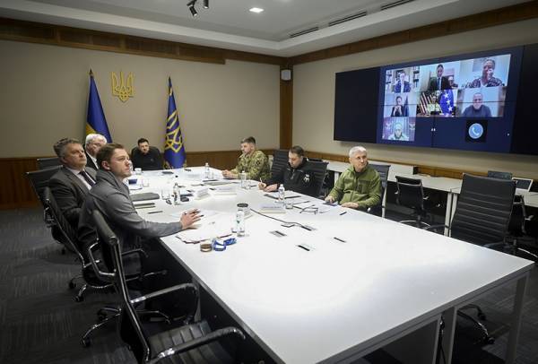 皇冠信用最新地址_泽连斯基：特朗普让我们撤离乌东皇冠信用最新地址，他要建“自由经济区”