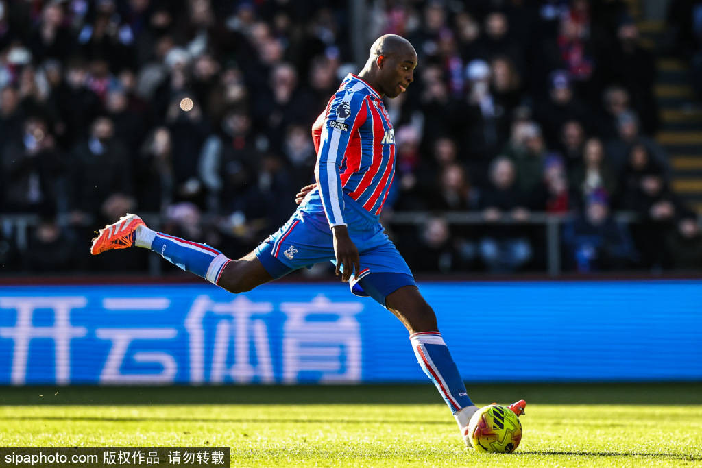 皇冠手机管理端登录
_曼城3-0战胜水晶宫:数据揭秘背后的战术与故事