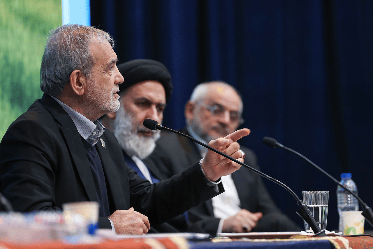 皇冠信用网登123出租_伊朗总统：若民众不满 责任别都推给美国