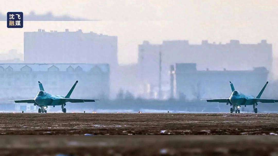 皇冠信用网网址_中国歼-35开启爆兵模式皇冠信用网网址！加速生产的新歼-35有哪些惊喜