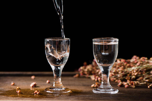 皇冠信用网注册开通 _男子邀请邻居到家“喝早酒”后心梗死亡 家属向邻居索赔30余万 一审被驳回