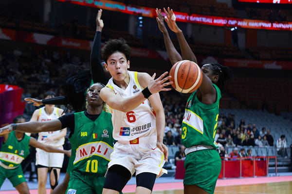 加拿大 vs 欧洲附加赛A组胜者
_杨舒予9+3+4韩旭首节9分 中国女篮半场领先马里